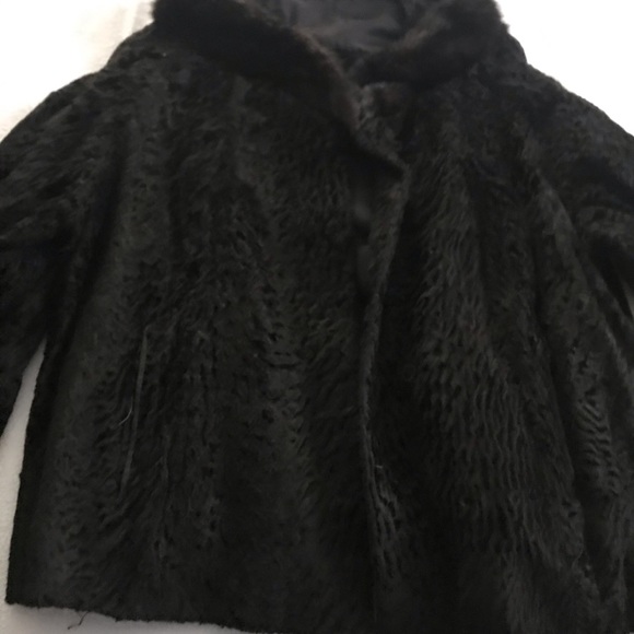 Women’s Persian Lambs Fur black jacket/Mink Fur around the collar. size Medium - Picture 3 of 3